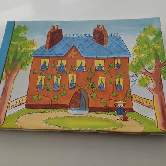 Madeline Pop Up Doll House with Carry Case - Vintage, Rare - Picture 9 of 15